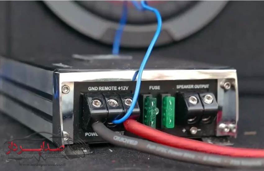 Installing a subwoofer with an amplifier